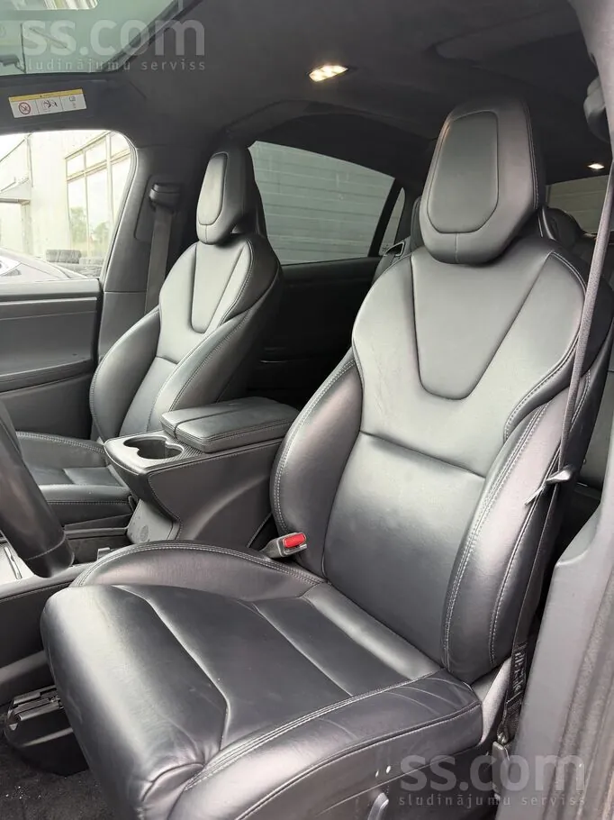 Tesla Model X 2019 photo 4