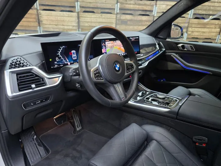 BMW X7 2025 photo 3