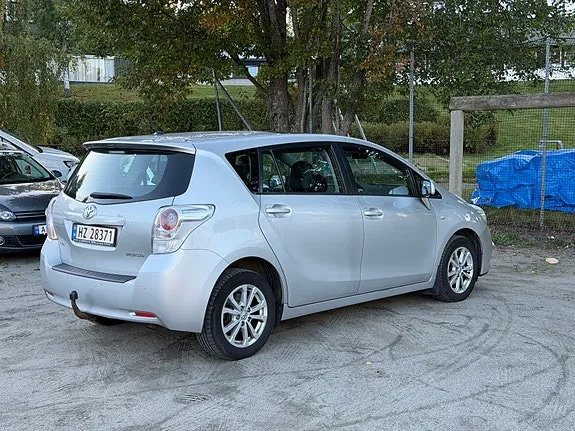 Toyota Verso 2010 photo 3