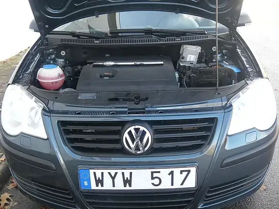 Volkswagen Polo 2006 photo 2
