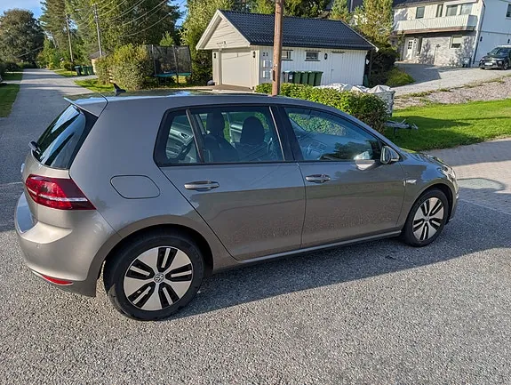 Volkswagen E-Golf 2017 photo 4