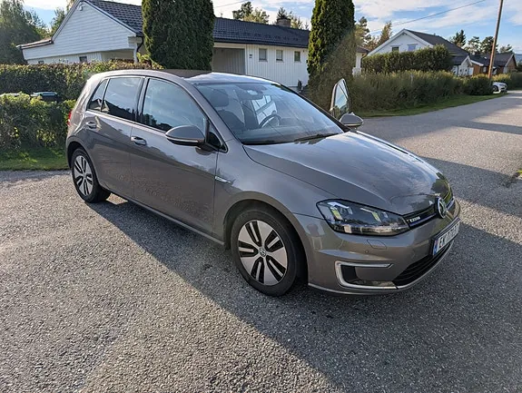Volkswagen E-Golf 2017 photo 2