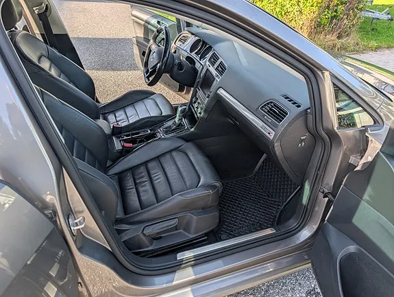 Volkswagen E-Golf 2017 photo 5