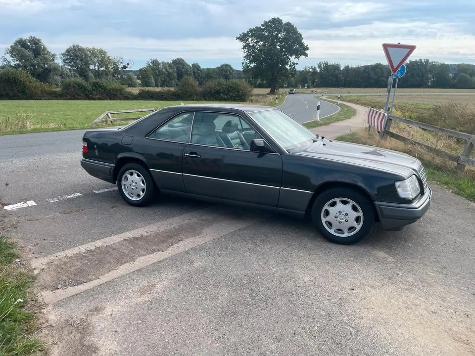 Mercedes-Benz W124
