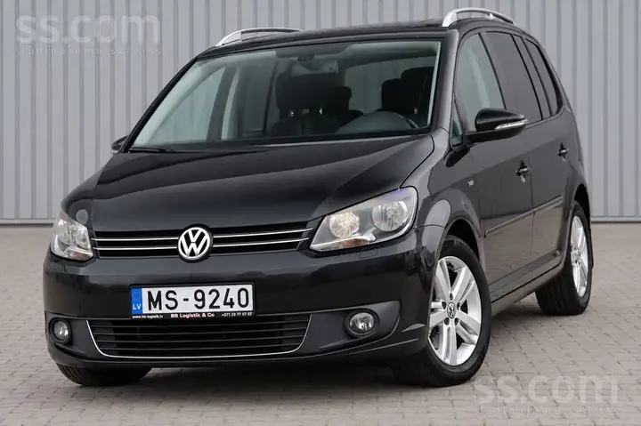 Volkswagen Touran 2012 photo 2