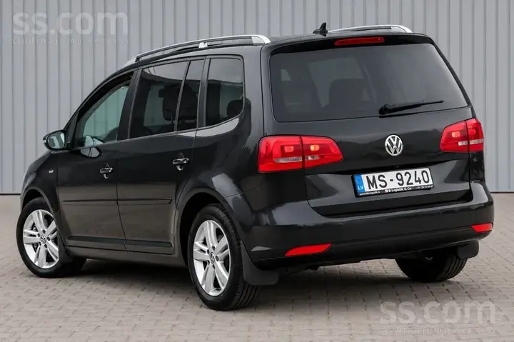 Volkswagen Touran 2012 photo 3