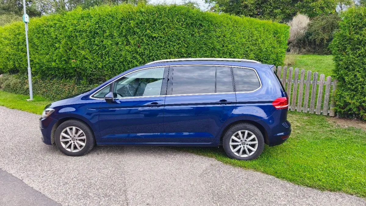 Volkswagen Touran 2021 photo 2