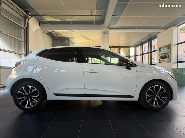 Renault Clio 2026 photo 4