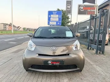 Toyota Iq 2012 photo 2