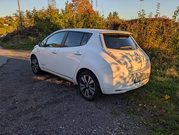 Nissan Leaf 2015 photo 2