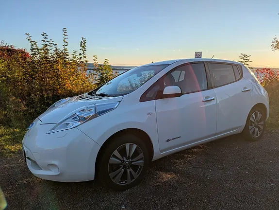 Nissan Leaf 2015 photo 3