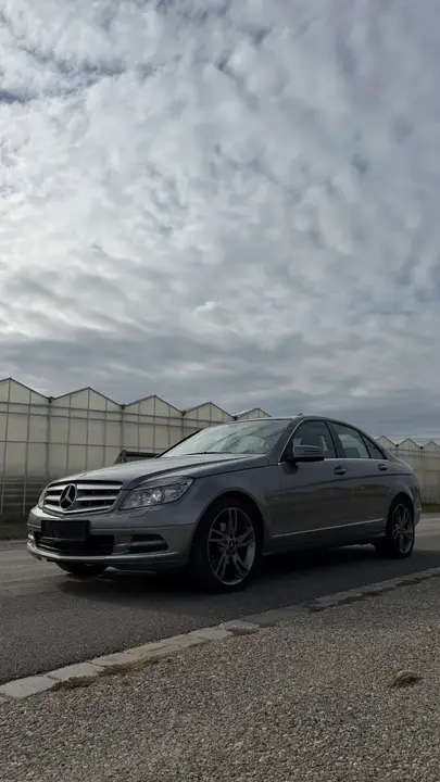 Mercedes-Benz C-Class 2011 photo 2