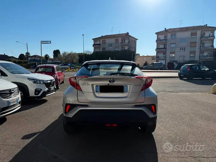 Toyota C-Hr 2017 photo 5