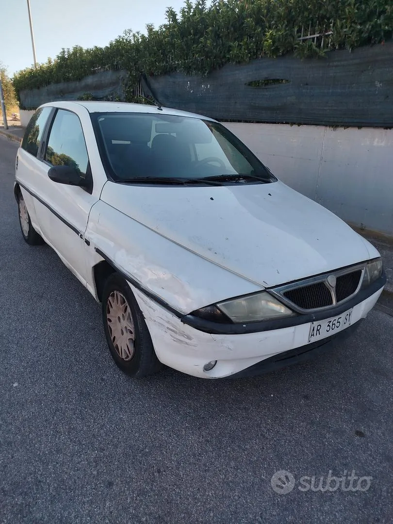 Lancia Ypsilon
