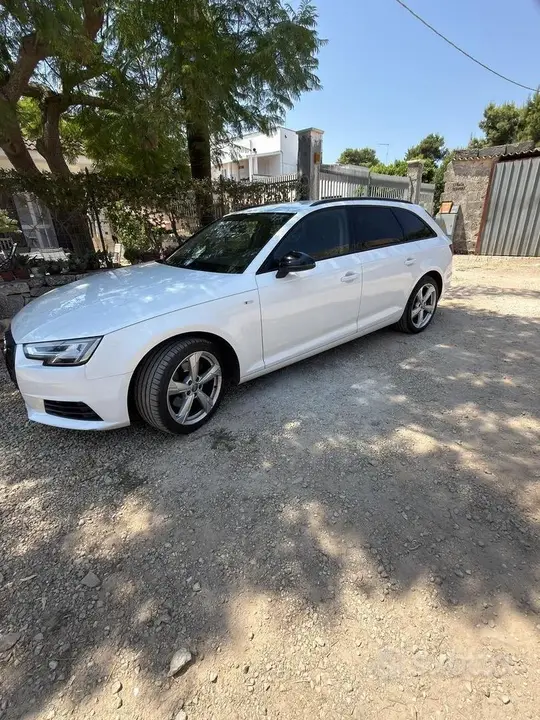 Audi A4 2021 photo 2