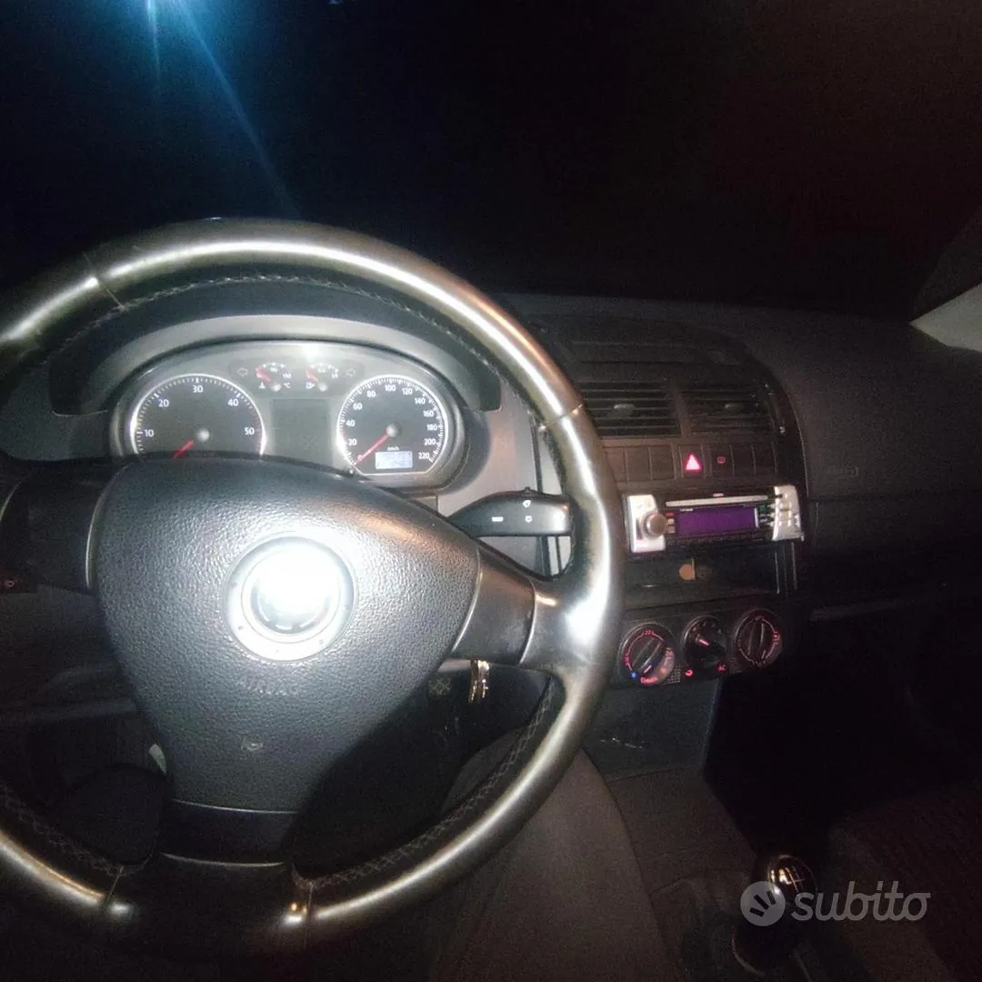 Volkswagen Polo 2007 photo 5