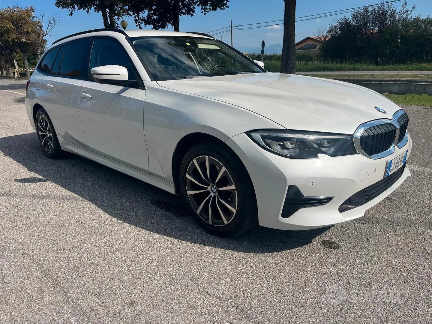 BMW 3 Series 2022 photo 2
