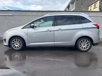 Ford C-Max photo 2