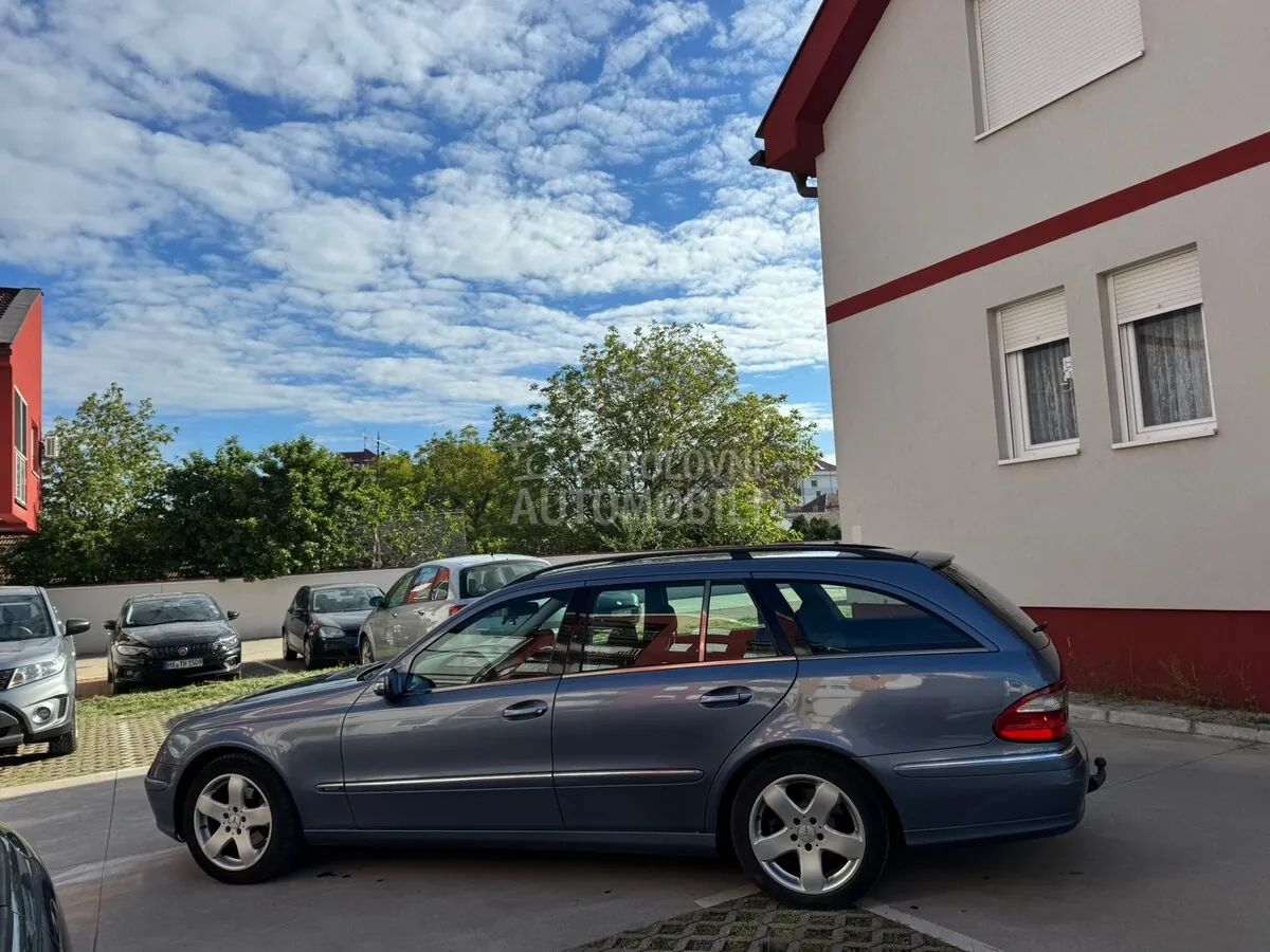 Mercedes-Benz E 220 2004 photo 2