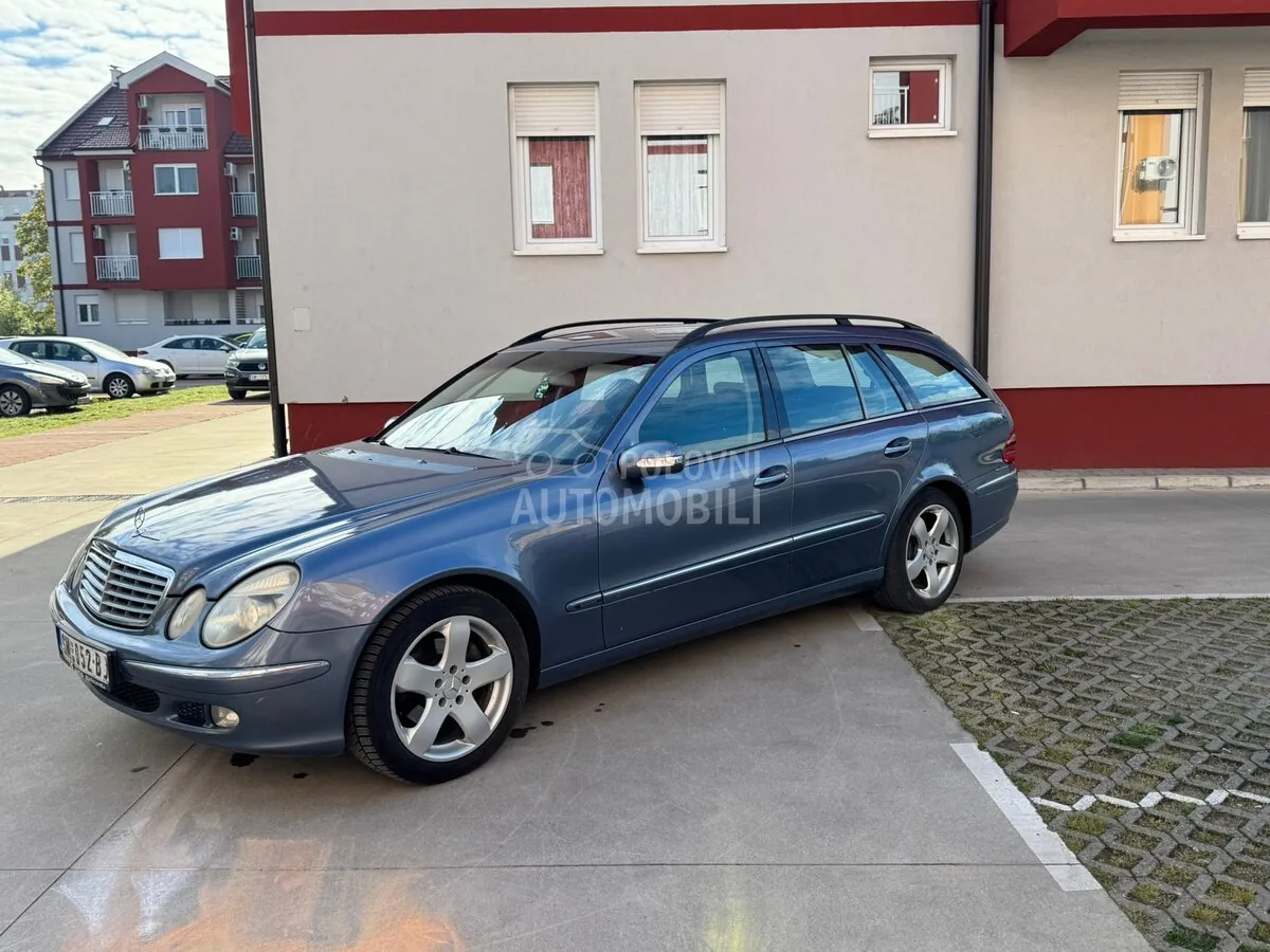 Mercedes-Benz E 220 2004 photo 3