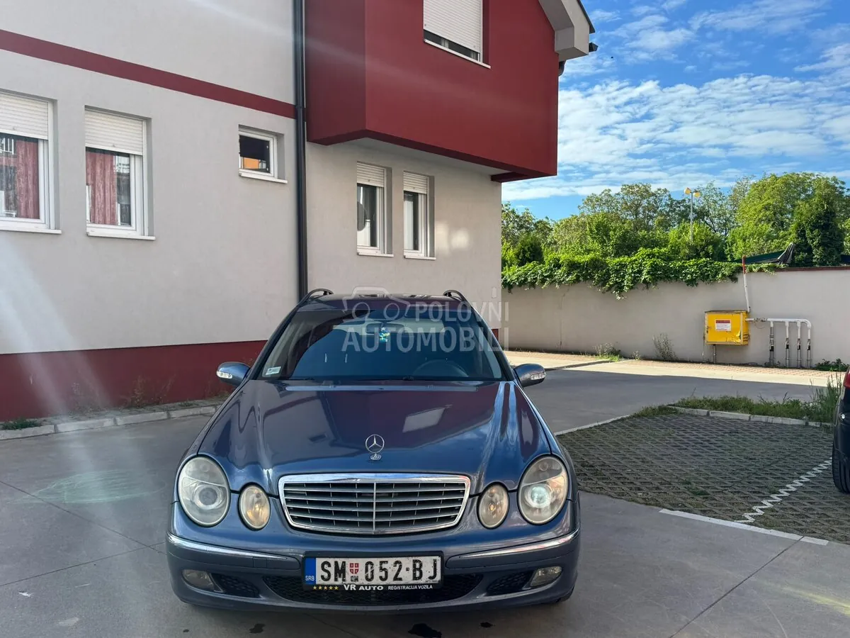 Mercedes-Benz E 220 2004 photo 4