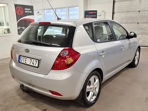 Kia Ceed 2009 photo 4