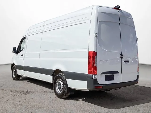 Mercedes-Benz Sprinter 2025 photo 4