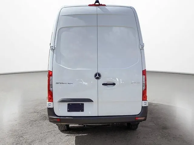 Mercedes-Benz Sprinter 2025 photo 5
