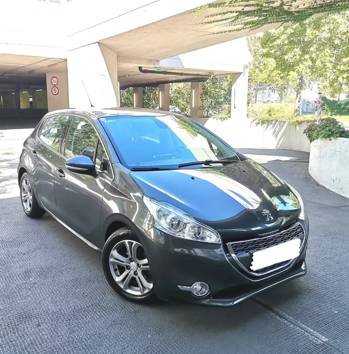 Peugeot 208 2013 photo 3
