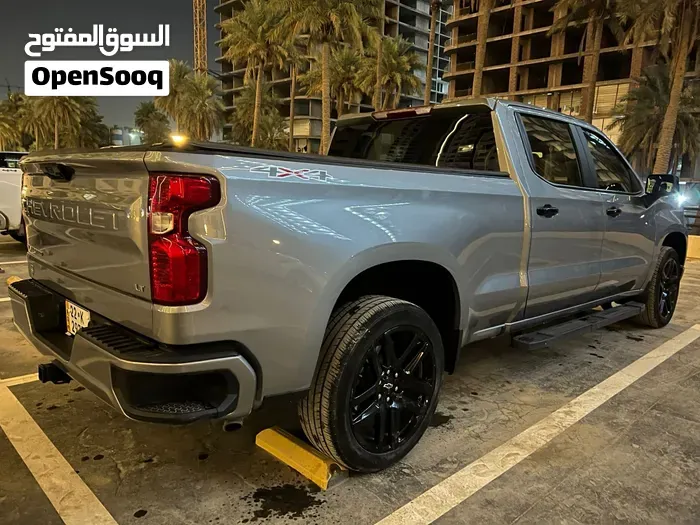 Chevrolet Silverado 2023 photo 3