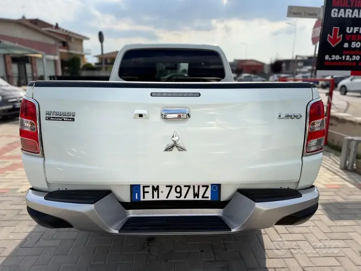 Mitsubishi L200 2018 photo 5