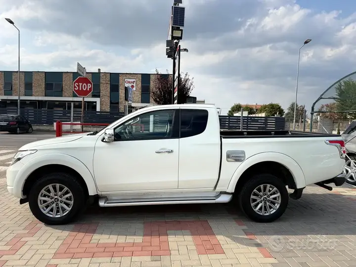 Mitsubishi L200 2018 photo 3