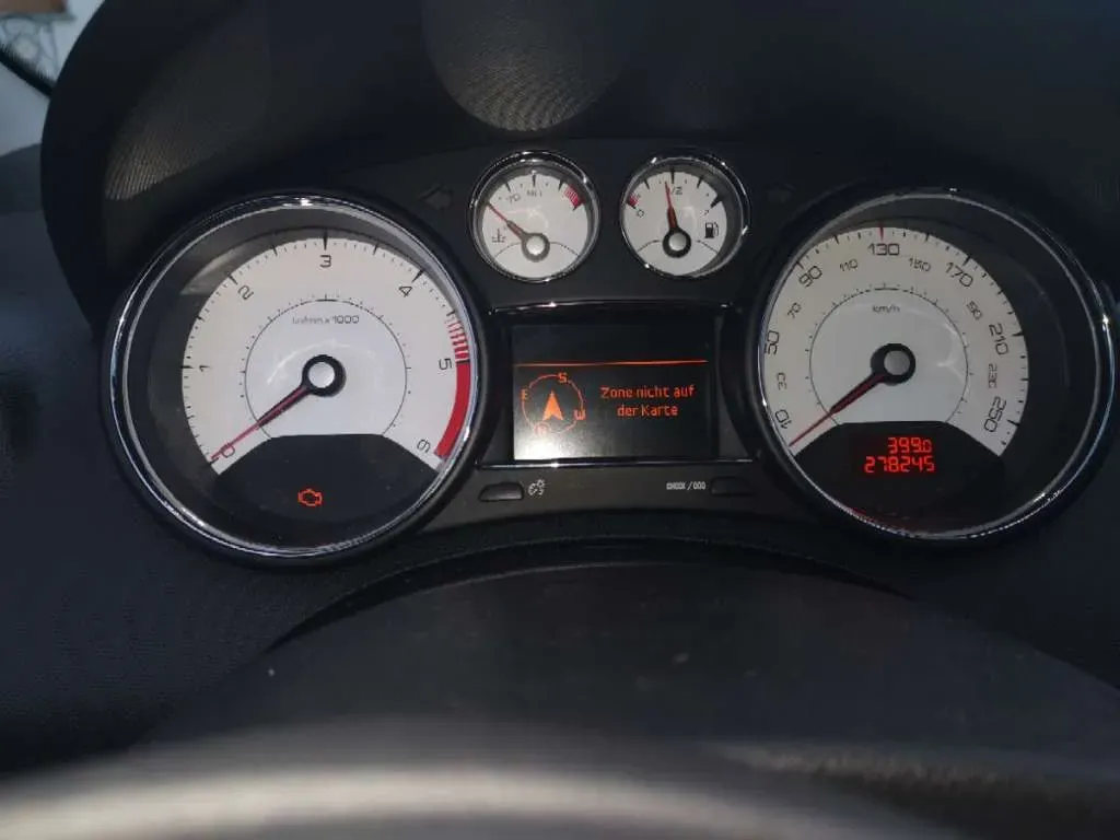 Peugeot 308 2011 photo 3