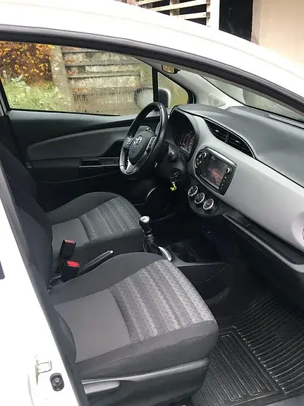Toyota Yaris 2017 photo 5