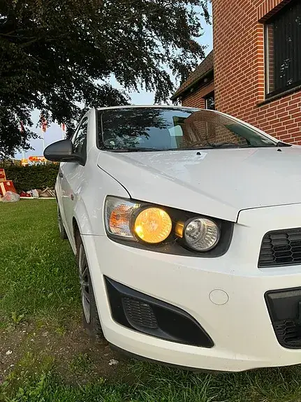 Chevrolet Aveo 2012 photo 2
