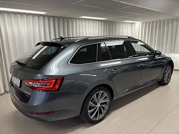Skoda Superb 2018 photo 3