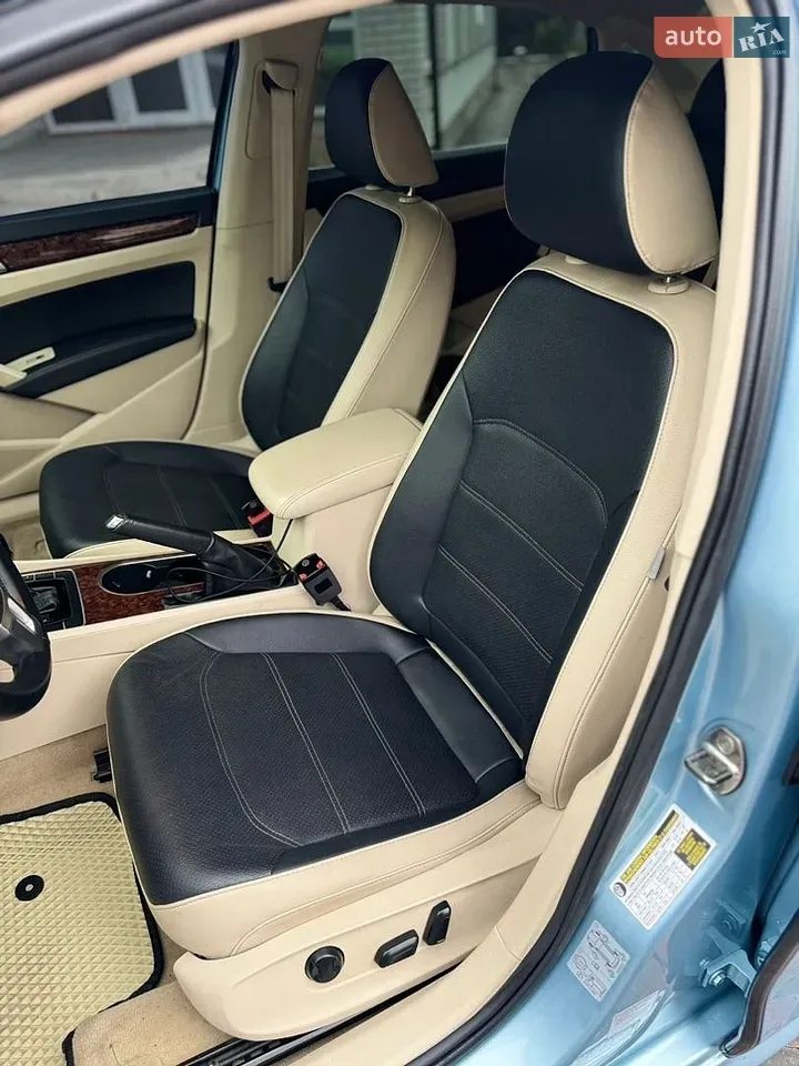 Volkswagen Passat 2012 photo 5