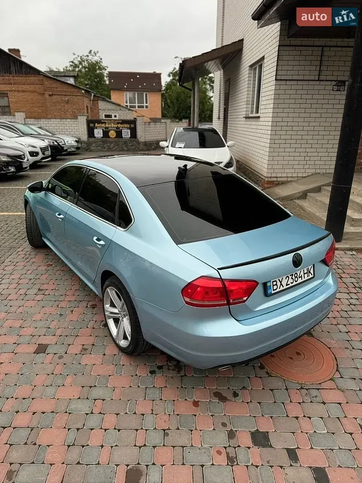 Volkswagen Passat 2012 photo 2