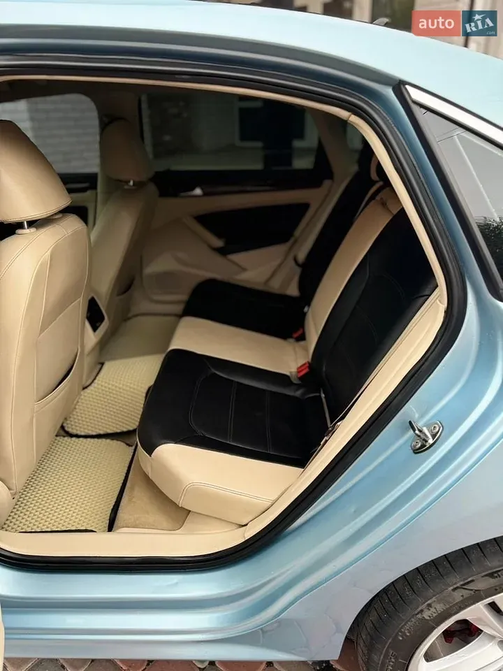 Volkswagen Passat 2012 photo 3