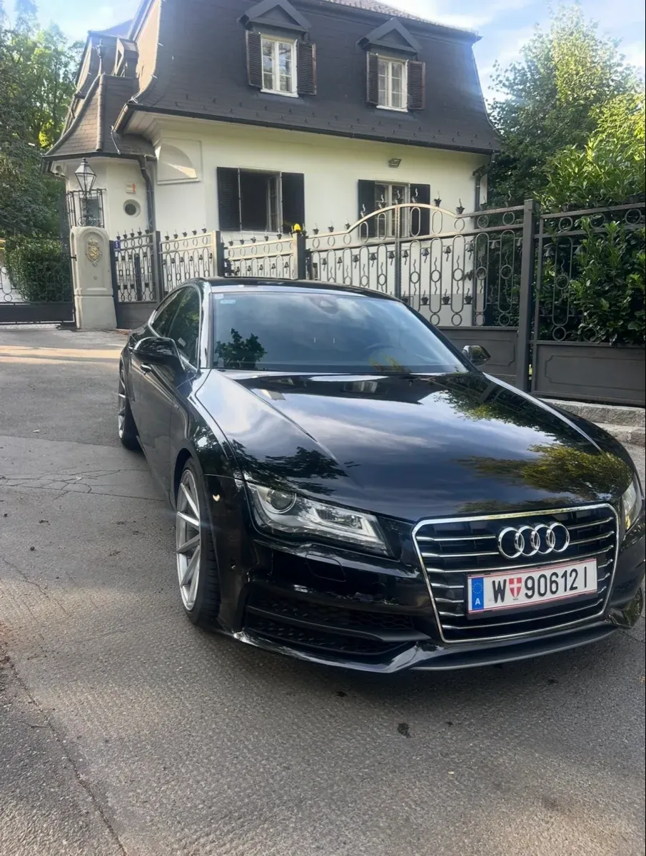 Audi A7 2011 photo 2