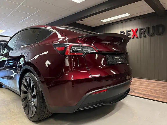 Tesla Model Y 2024 photo 4