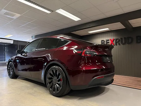 Tesla Model Y 2024 photo 3