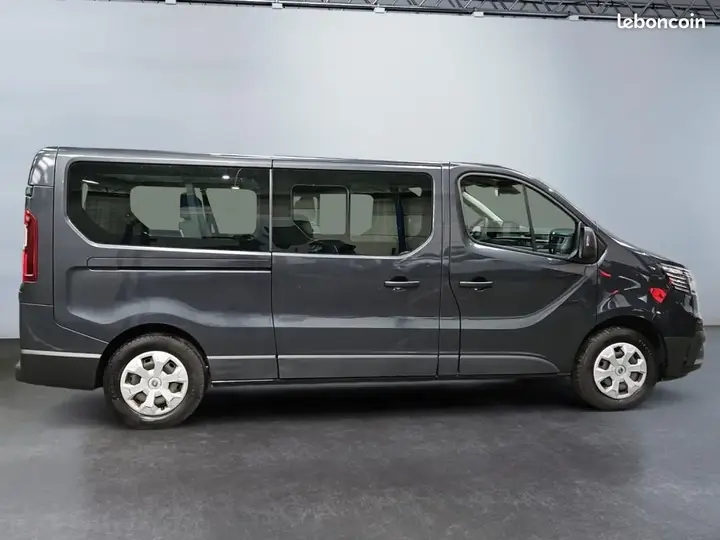 Renault Trafic 2023 photo 5