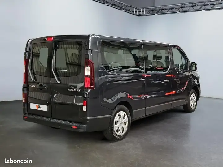 Renault Trafic 2023 photo 4
