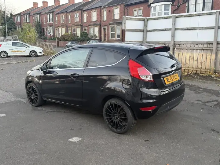 Ford Fiesta 2013 photo 5
