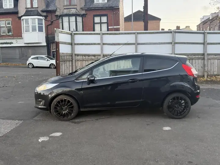 Ford Fiesta 2013 photo 4