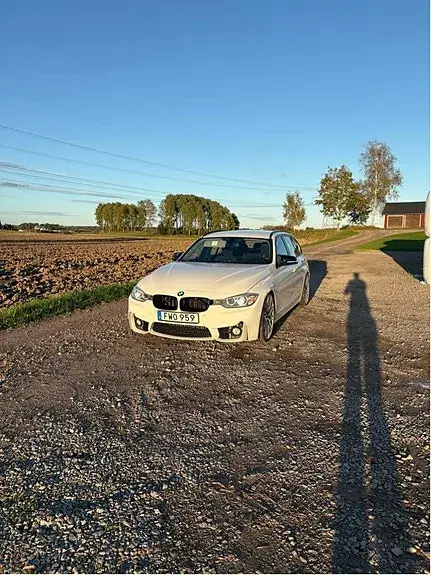 BMW 320 2013 photo 2