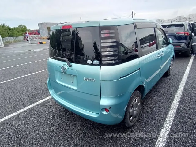 Toyota Sienta 2005 photo 4
