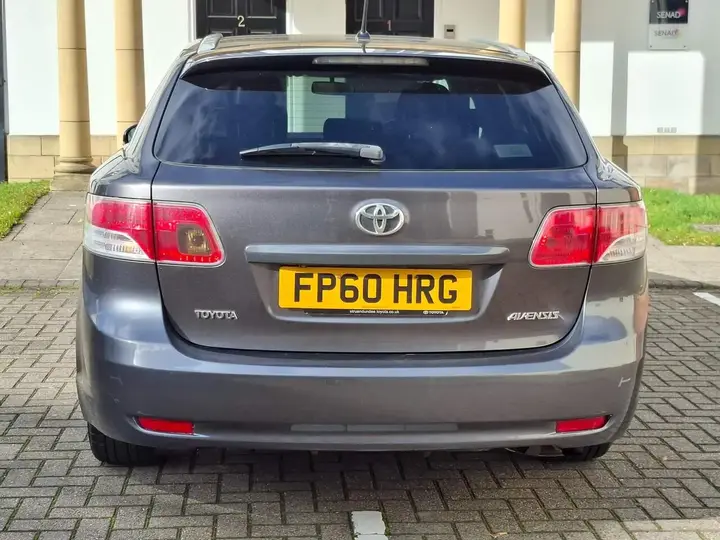 Toyota Avensis 2010 photo 4