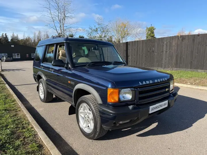 Land Rover Discovery 2001 photo 2